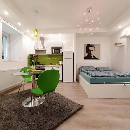 Apartment Unique Offer, Two In One! 2 Studio Egyuett